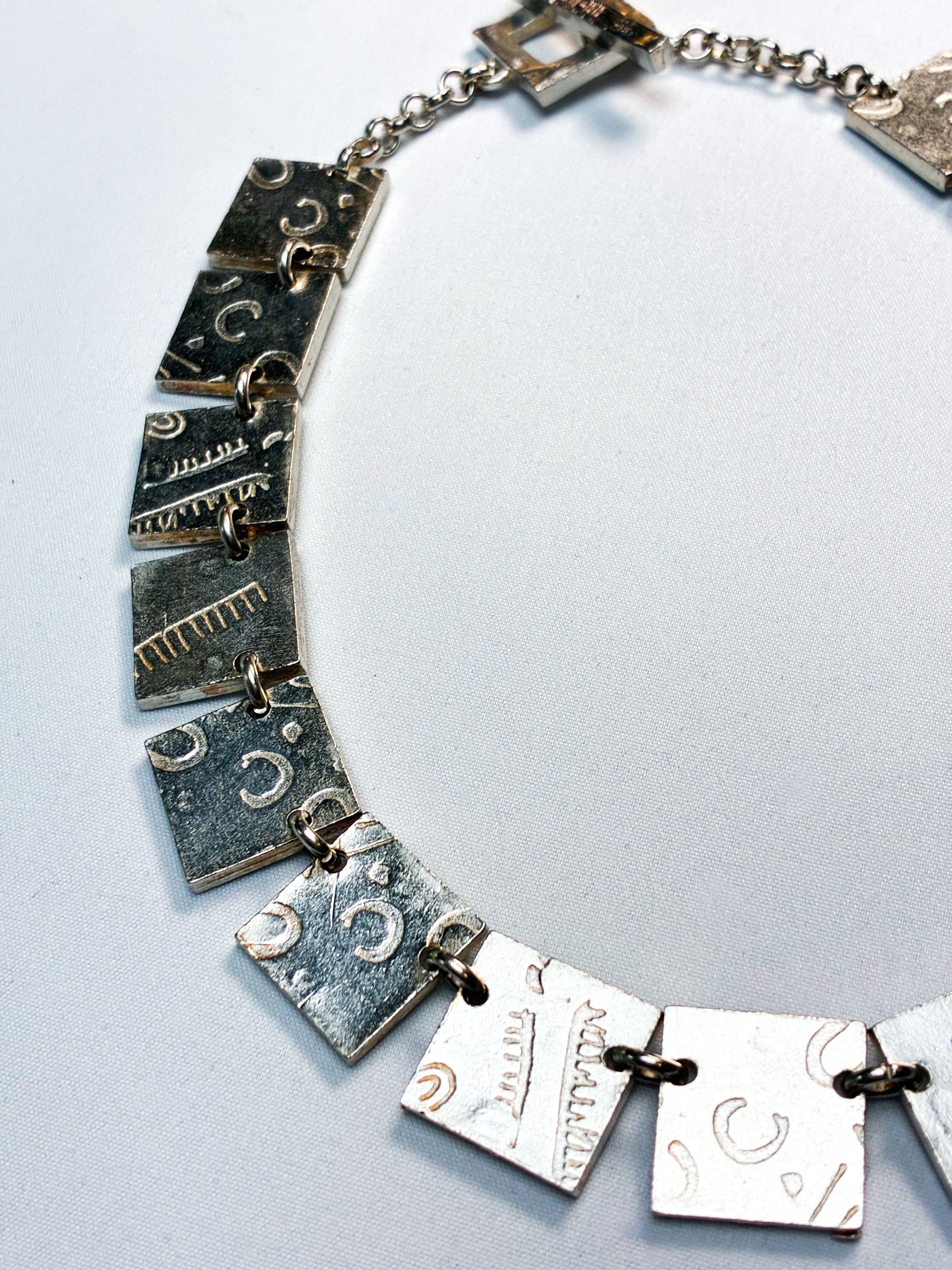 Biche de Bère 1990s Silver-Tone Stamped Panel Collar Necklace