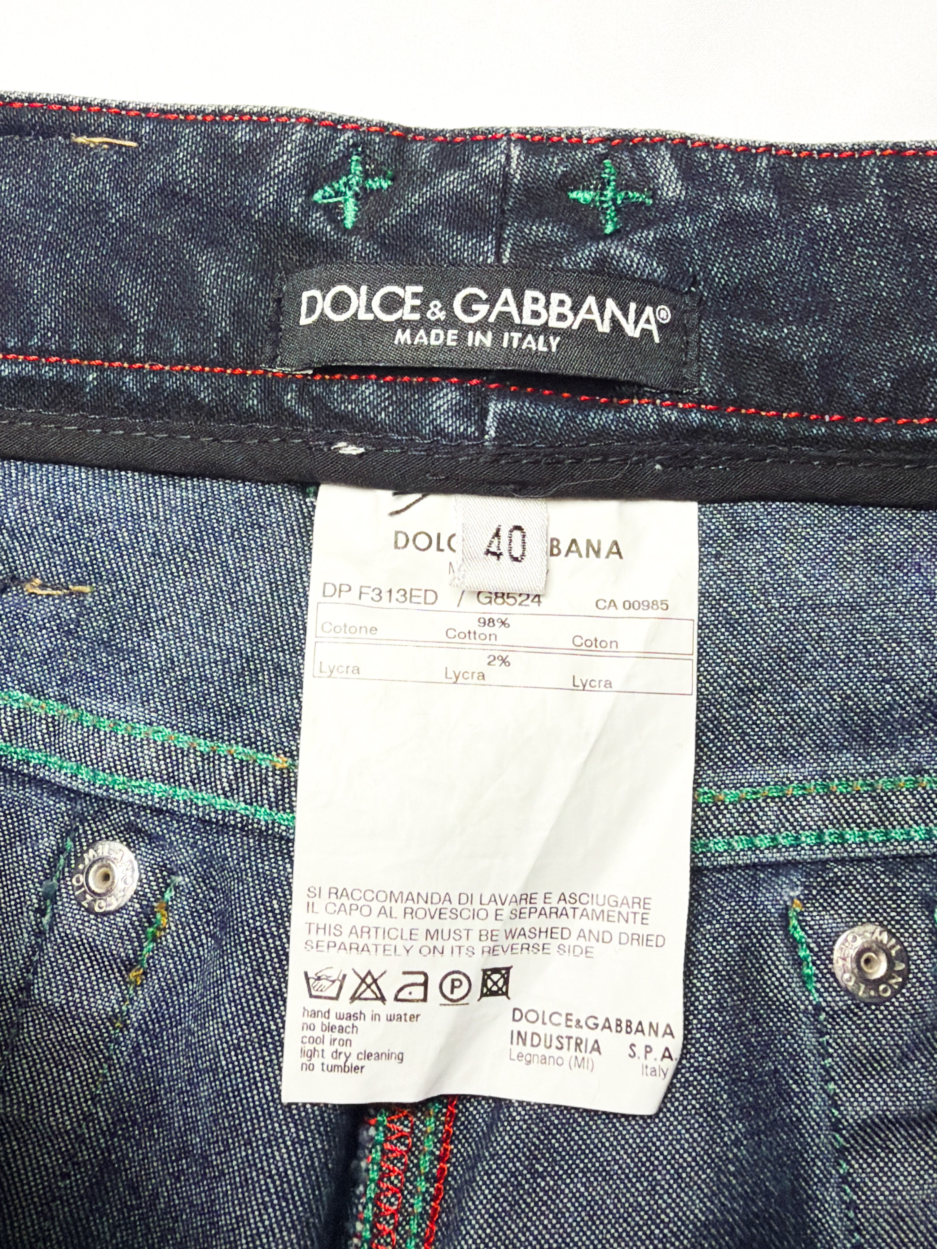 Dolce & Gabbana 2000s Dark Wash Capri Jeans - W26