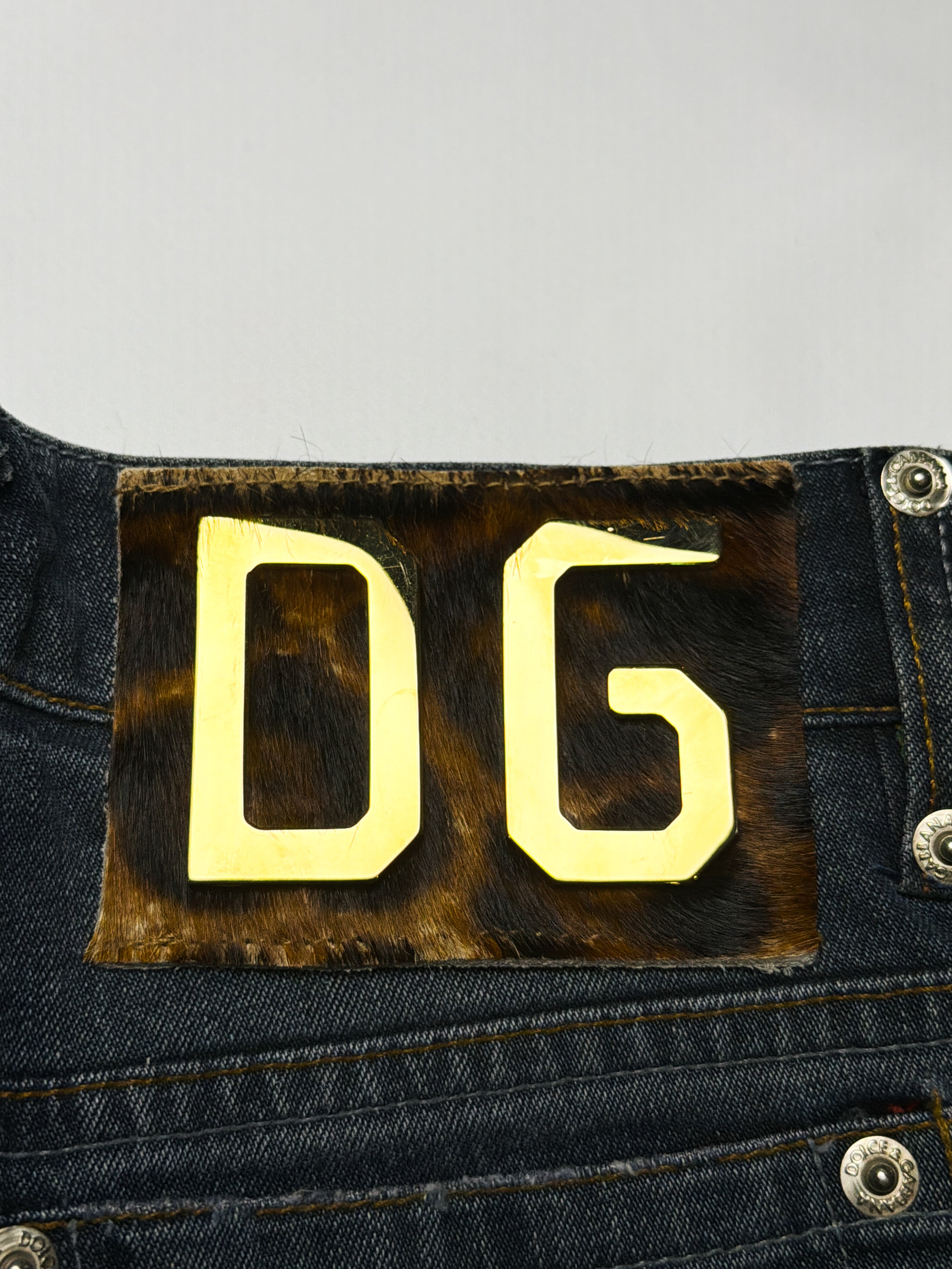 Dolce & Gabbana 2000s Dark Wash Capri Jeans - W26