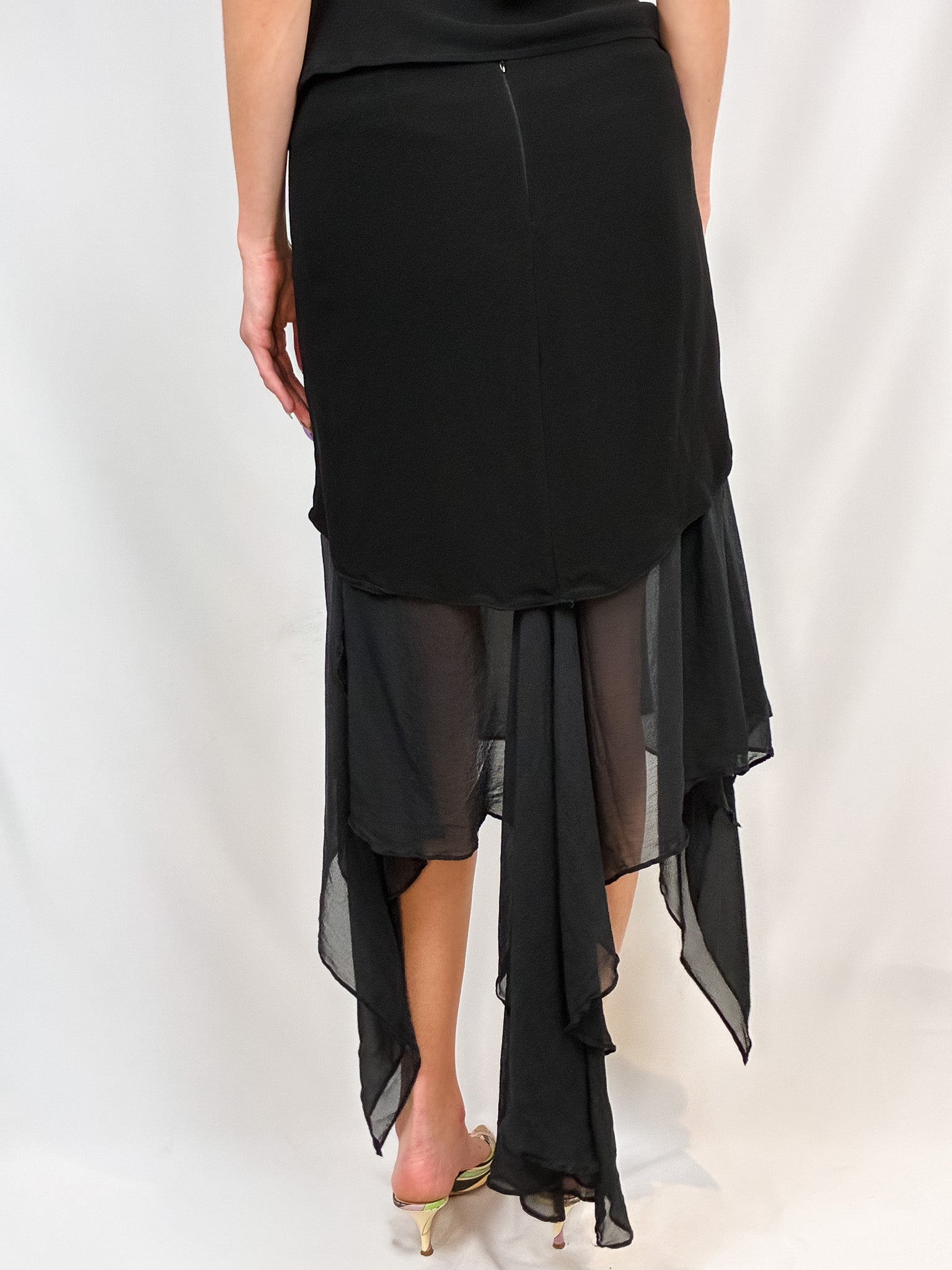 LIST Boutique 2000s Black Camisole & Handkerchief Skirt Set - M
