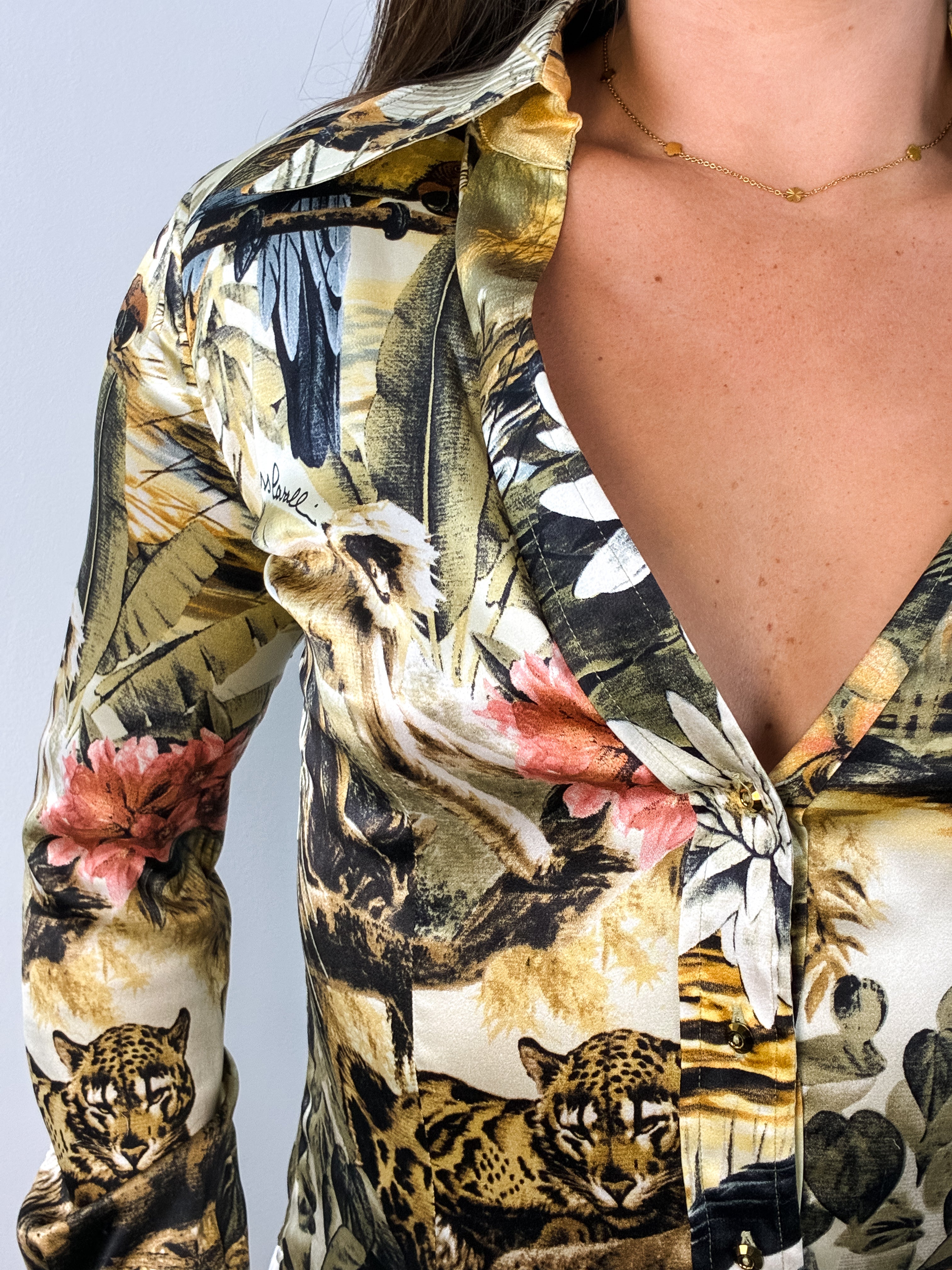 Class Roberto Cavalli 2000s Gold Jungle Print Silk Button-Up Shirt - S/M
