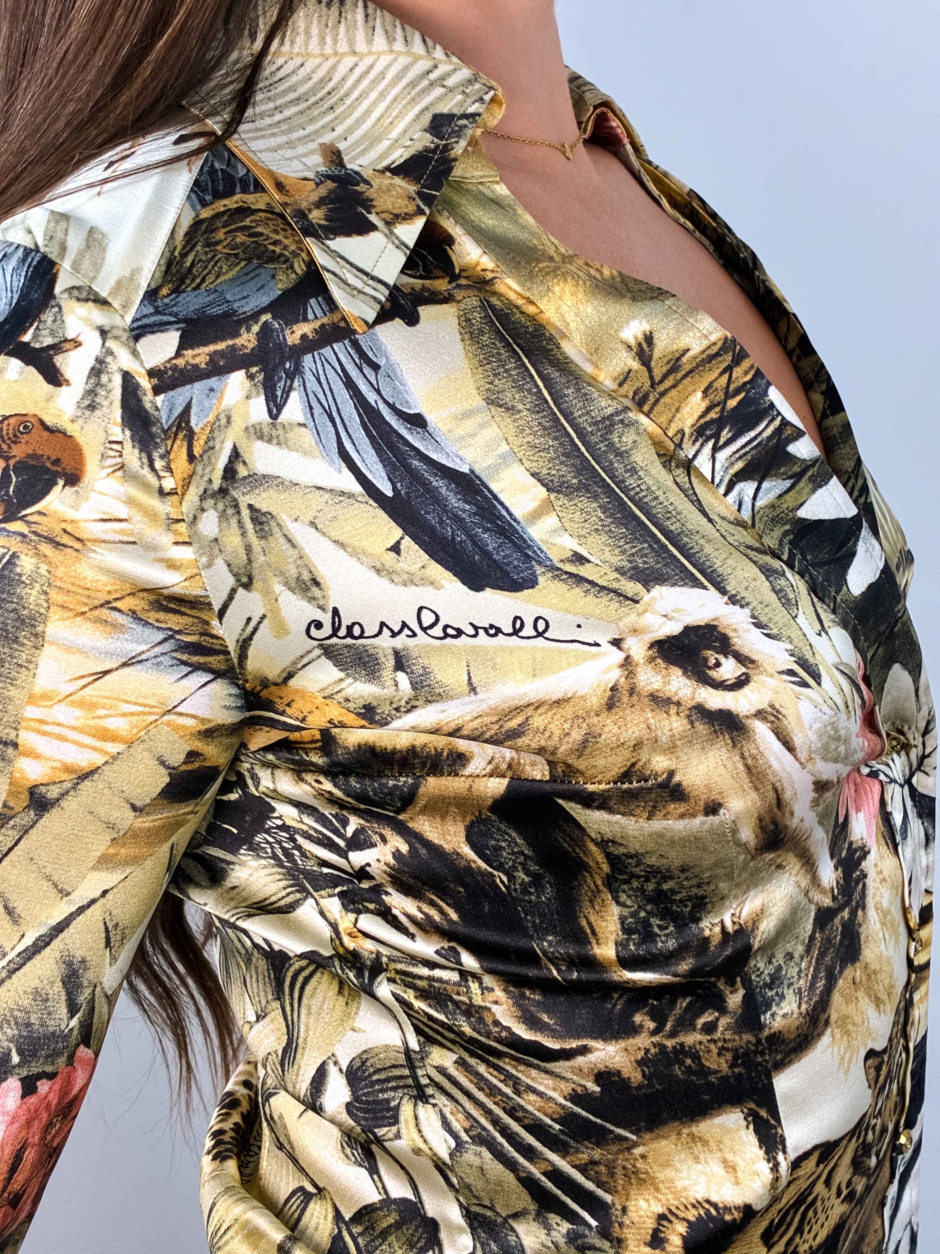 Class Roberto Cavalli 2000s Gold Jungle Print Silk Button-Up Shirt - S/M
