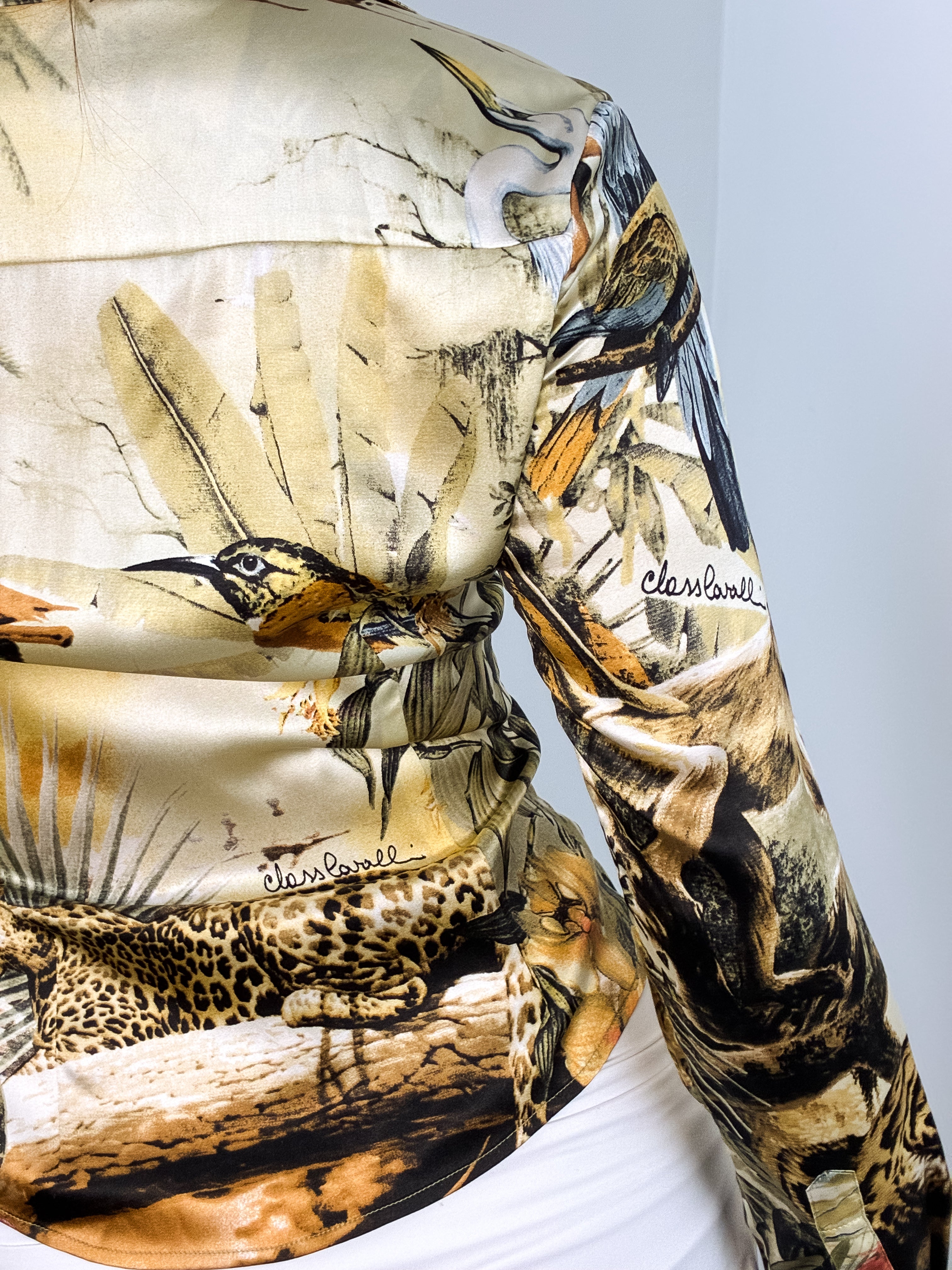 Class Roberto Cavalli 2000s Gold Jungle Print Silk Button-Up Shirt - S/M