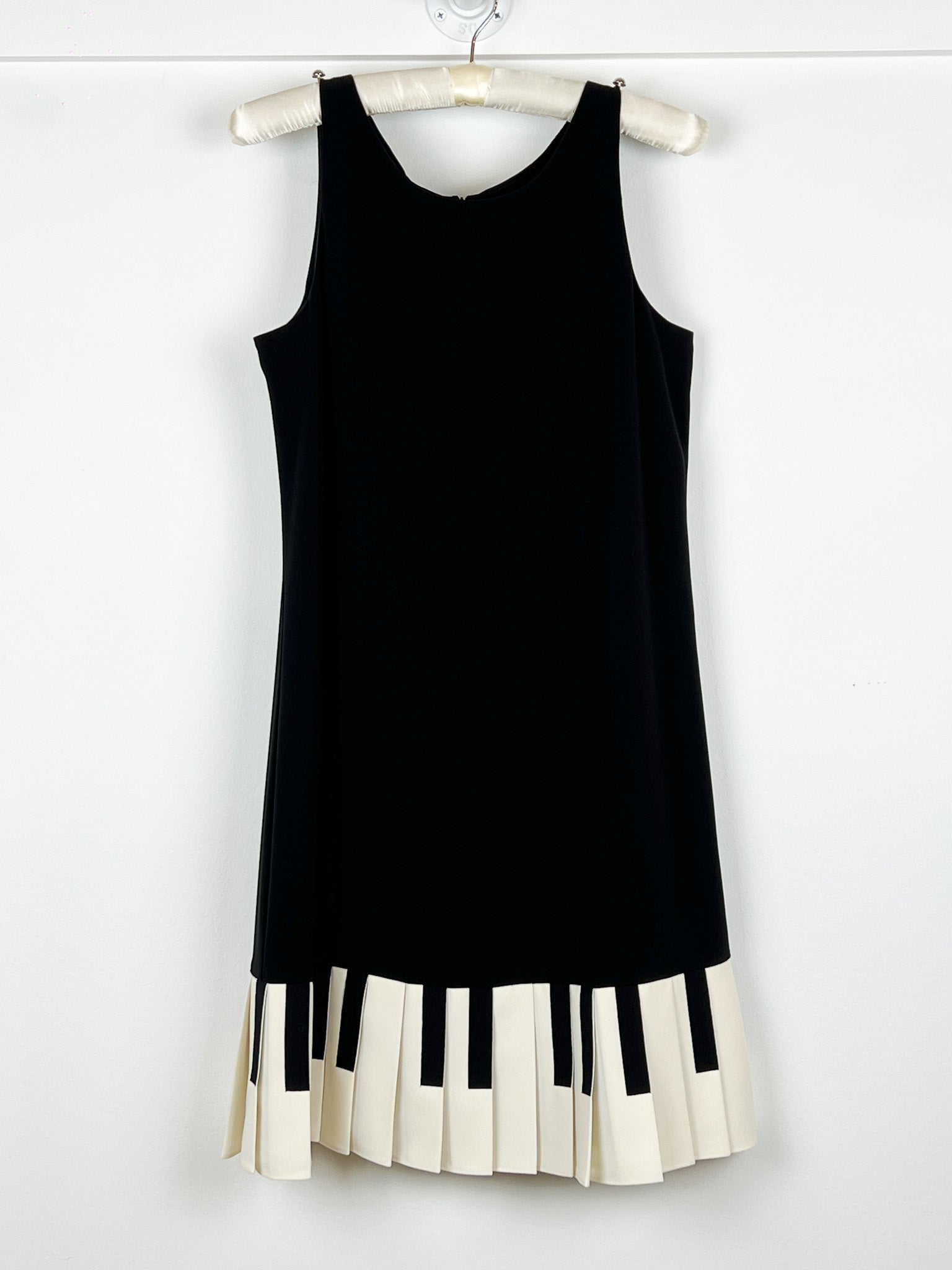 Moschino Cheap and Chic 2000s Black Piano Key Pleated Hem Shift Dress - IT 42