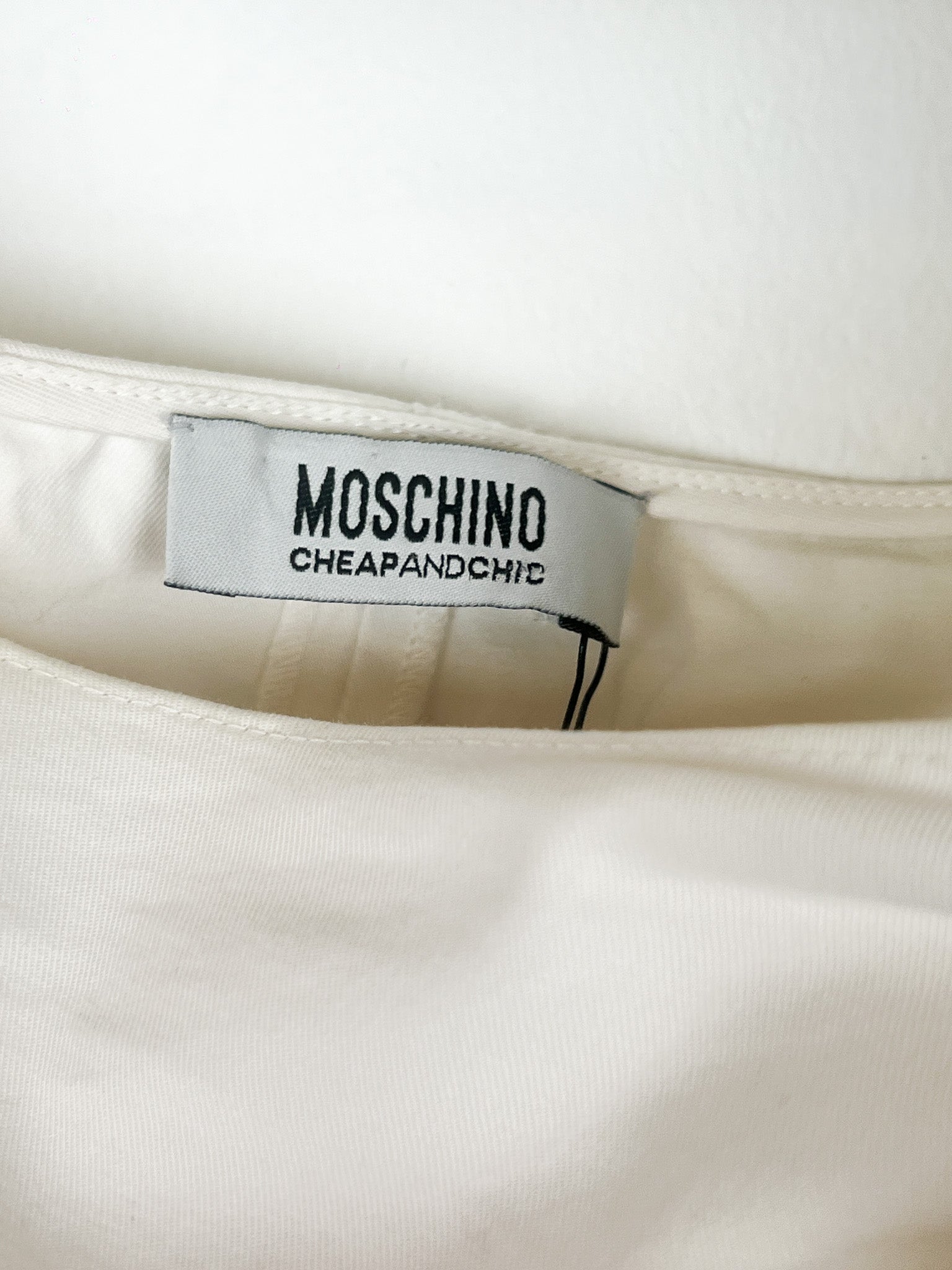 Moschino Cheap and Chic 2000s White Cotton Rosette Neckline Shift Dress - L
