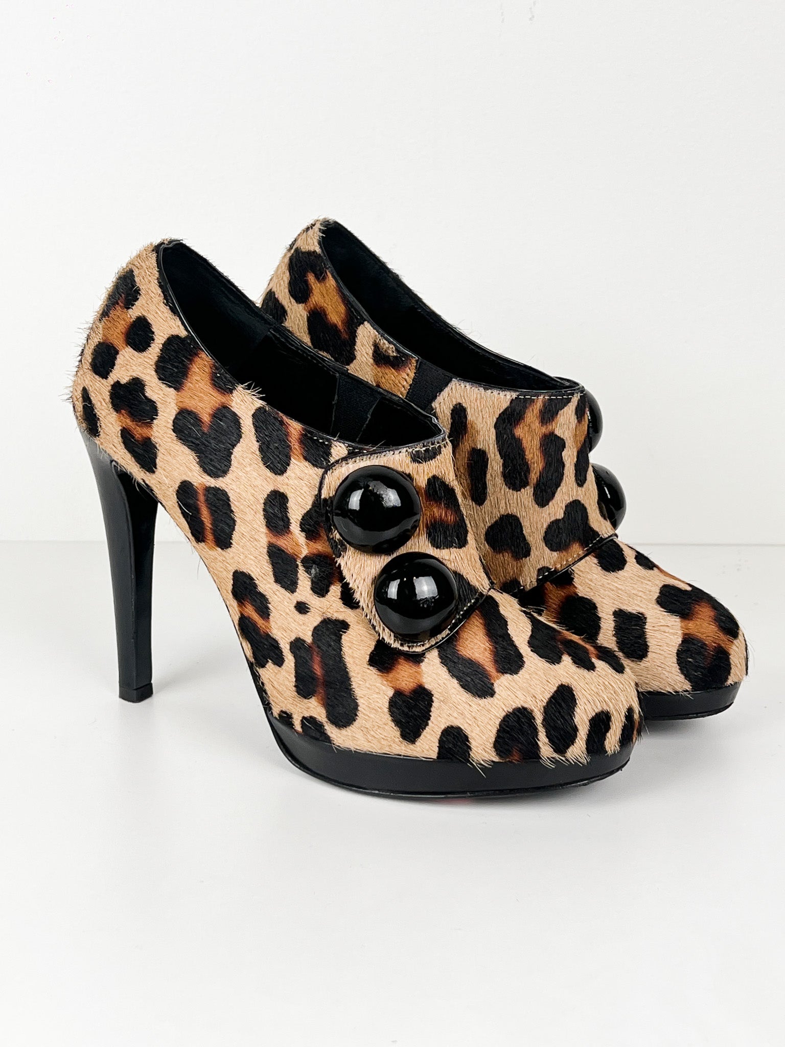 Moschino Cheap & Chic Leopard Print Pony Hair Heels – 37