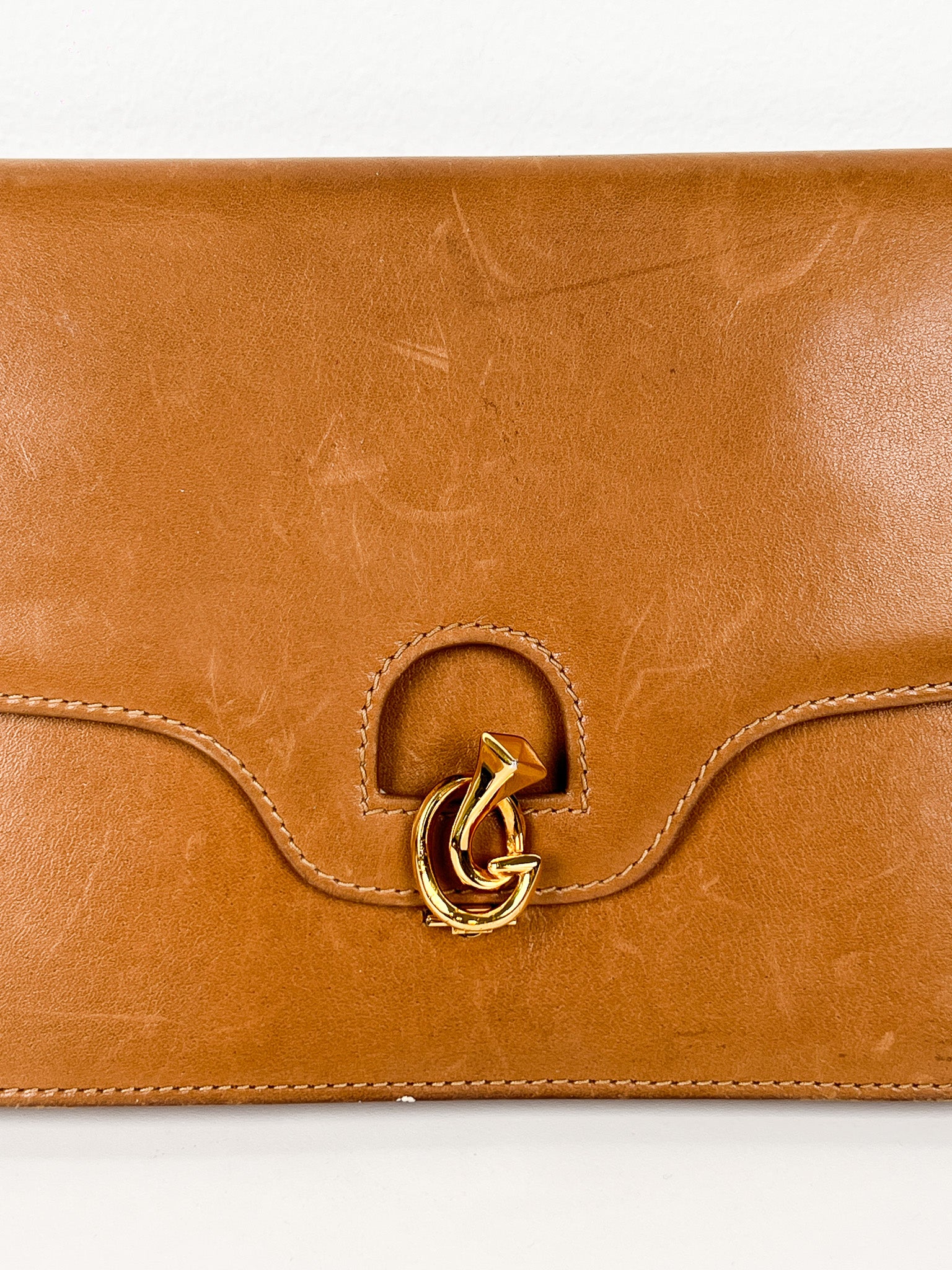 Gucci Tan Leather Envelope Clutch with Gold Ring Clasp
